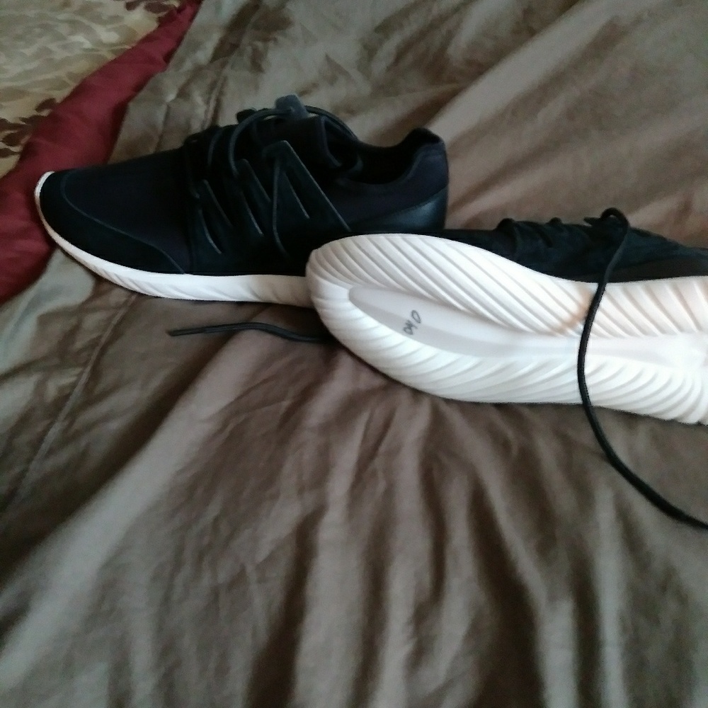 Men's Adidas black shoes